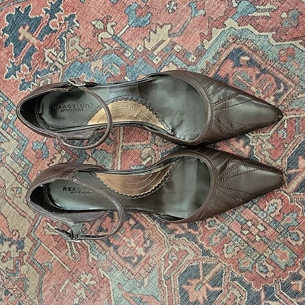 Kenneth Cole Reaction Dark Brown Leather Pumps Ankle Strap Heel